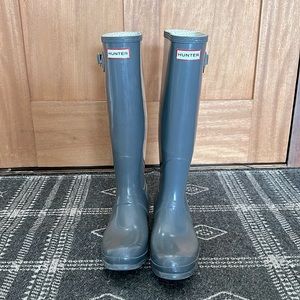 Hunter boots, gray